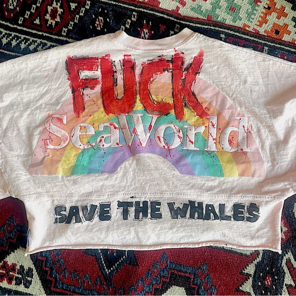 Spirit Jersey DIY “F*CK SEAWORLD Save the Whales” Lino block print crop top